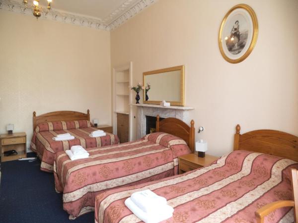 Menzies Guest House : photo 1 de la chambre chambre familiale (6 adultes)