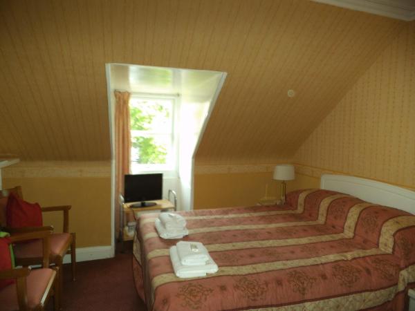Menzies Guest House : photo 5 de la chambre chambre double basique avec salle de bains commune