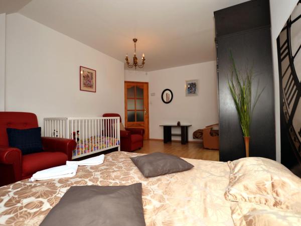 Hostel Madeira : photo 8 de la chambre chambre double avec balcon (3 adultes)