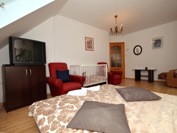 Hostel Madeira : photo 5 de la chambre chambre double avec balcon (3 adultes)