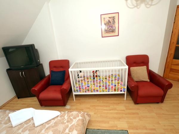 Hostel Madeira : photo 4 de la chambre chambre double avec balcon (3 adultes)
