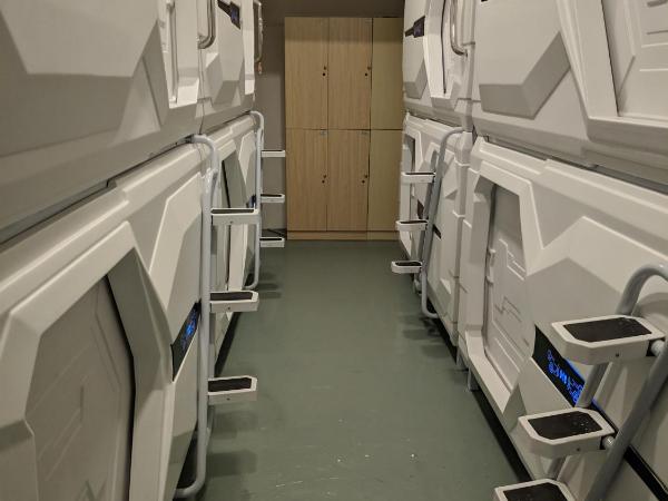 Space Cap Hotel : photo 3 de la chambre queen mix capsule