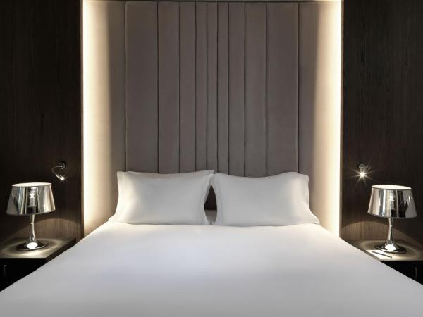 Sofitel Athens Airport : photo 5 de la chambre chambre lit queen-size club de luxe - accès au salon