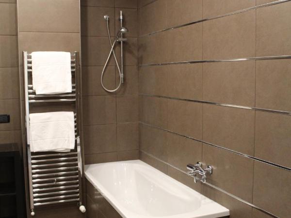 B&b My Bergamo : photo 8 de la chambre chambre double avec lit d'appoint