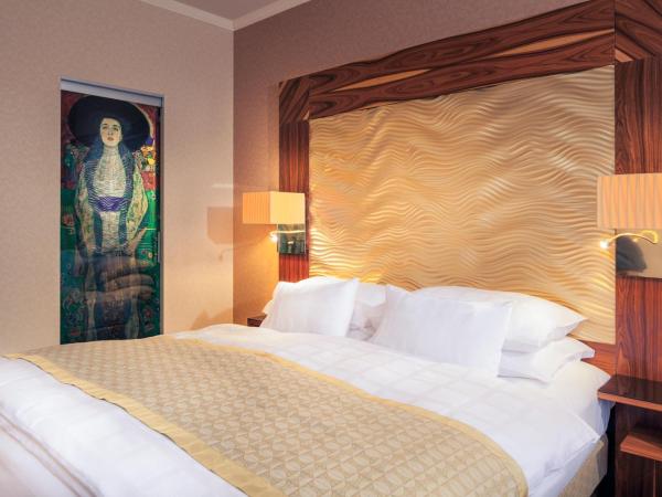 Hotel Josefshof am Rathaus : photo 1 de la chambre chambre supérieure art moderne