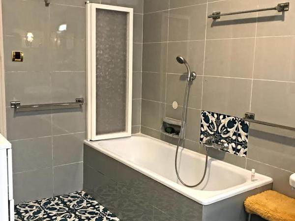 Italy Prestigious Guest House : photo 3 de la chambre chambre double ou lits jumeaux avec salle de bains privative externe