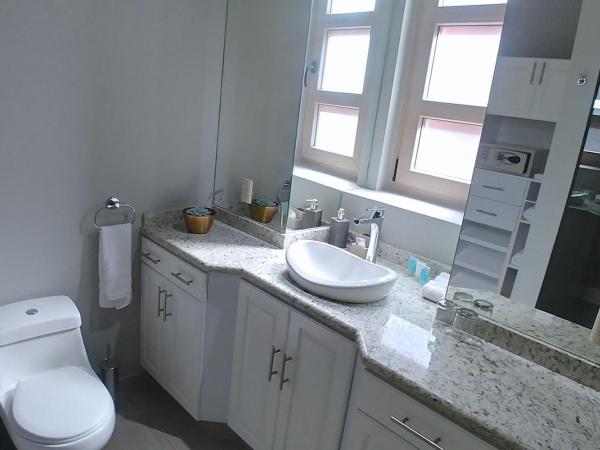 Hotel Casa Once : photo 1 de la chambre suite lit queen-size