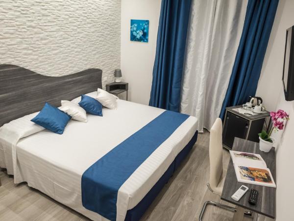 B&B Elegance : photo 7 de la chambre chambre double ou lits jumeaux avec balcon