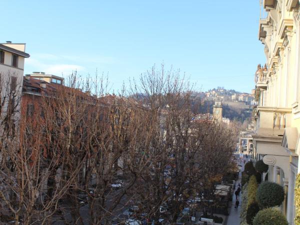 B&b My Bergamo : photo 4 de la chambre chambre double avec lit d'appoint