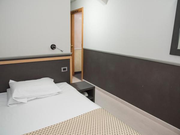 Hotel Corallo : photo 2 de la chambre petite chambre double