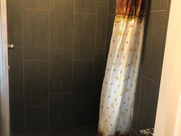 Flight Motel : photo 6 de la chambre chambre lit king-size avec baignoire spa