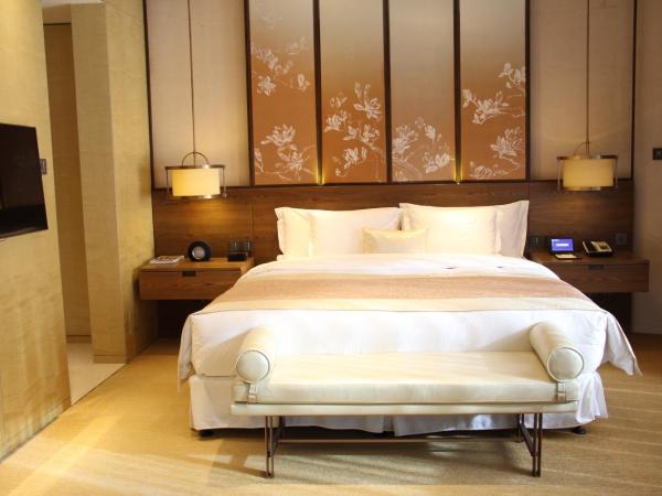 HUALUXE Shanghai Twelve At Hengshan, an IHG Hotel : photo 1 de la chambre chambre premium lit king-size - vue sur cour