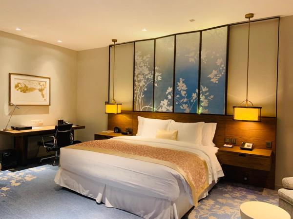 HUALUXE Shanghai Twelve At Hengshan, an IHG Hotel : photo 3 de la chambre chambre lit king-size standard
