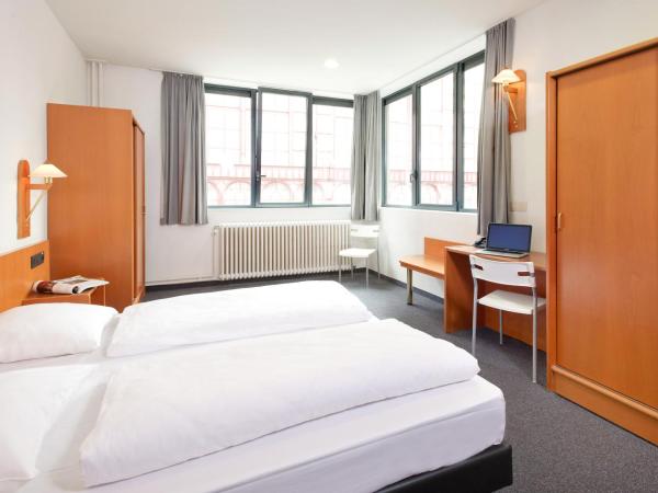 Century Hotel Antwerpen Centrum : photo 1 de la chambre chambre lits jumeaux confort