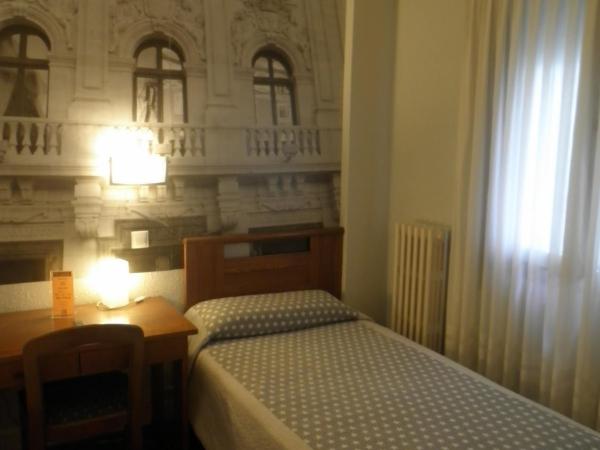 Hotel Photo Zabalburu : photo 1 de la chambre chambre simple