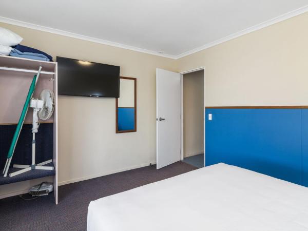 ASURE PRINCE motor lodge : photo 5 de la chambre studio 1 chambre Économique avec douche - côté ruelle