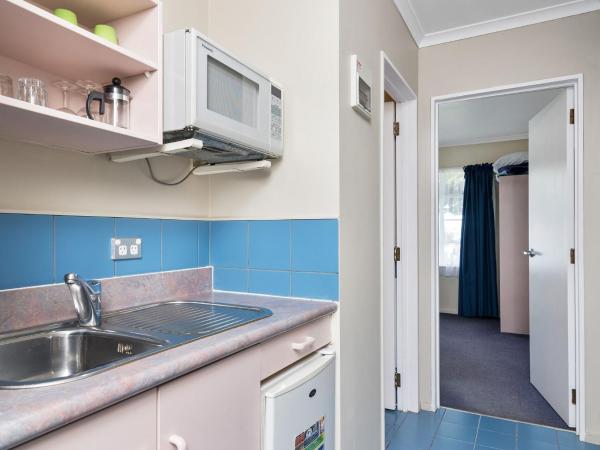 ASURE PRINCE motor lodge : photo 6 de la chambre studio 1 chambre Économique avec douche - côté ruelle