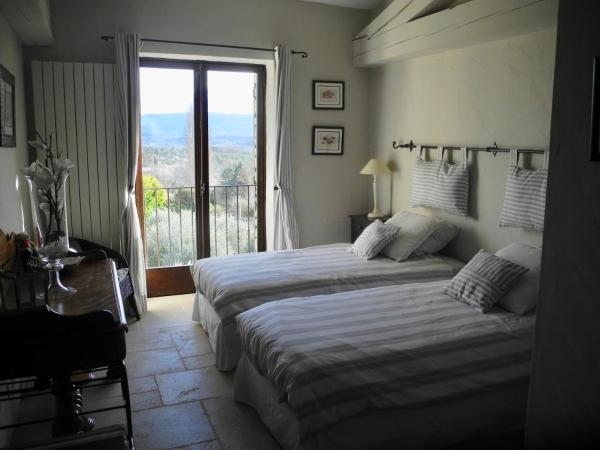 OUSTAU DE PIERA : photo 7 de la chambre chambre double ou lits jumeaux deluxe - vue sur montagne