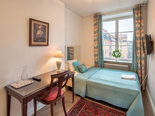 Wasa Park Hotel : photo 1 de la chambre petite chambre double avec salle de bains commune