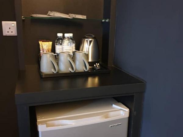 Artworks Hotel Ipoh : photo 1 de la chambre suite familiale avec fenêtre 