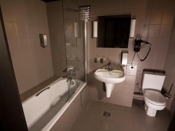 Hotel Chantecler : photo 2 de la chambre chambre double deluxe avec baignoire