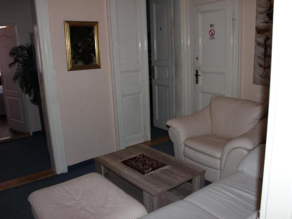 Hotel Praha Club bed & breakfast : photo 7 de la chambre chambre double ou lits jumeaux avec douche