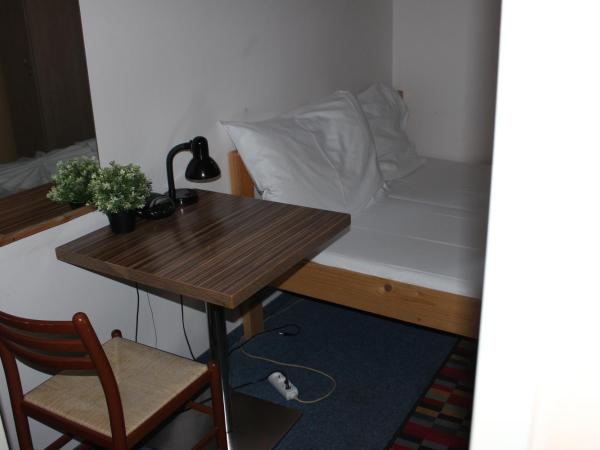 Hotel Praha Club bed & breakfast : photo 8 de la chambre chambre double ou lits jumeaux avec douche