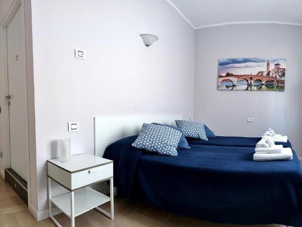 B&B Valverde : photo 5 de la chambre chambre double ou lits jumeaux avec salle de bains privative