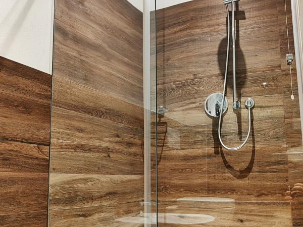 B&B Valverde : photo 6 de la chambre chambre double avec salle de bains privative