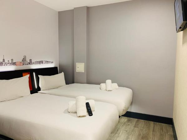 easyHotel London City Shoreditch : photo 4 de la chambre chambre lits jumeaux sans fenêtre