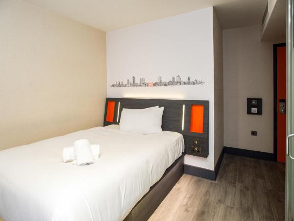 easyHotel London City Shoreditch : photo 8 de la chambre chambre double avec fenêtre