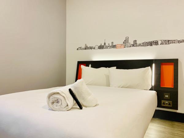 easyHotel London City Shoreditch : photo 7 de la chambre chambre double avec fenêtre