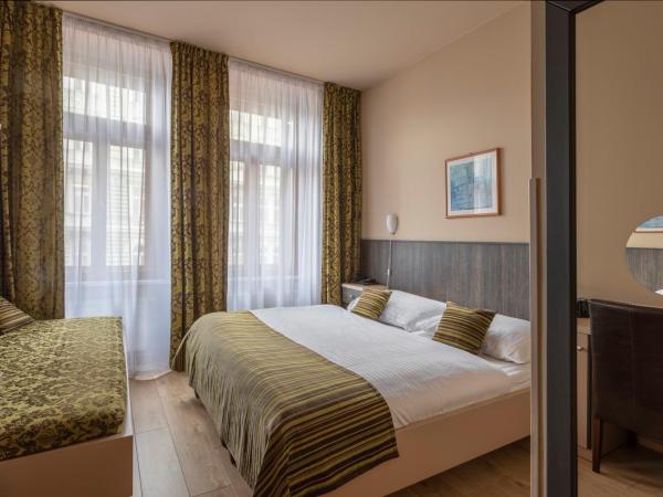 Hotel Superior Prague : photo 2 de la chambre chambre triple