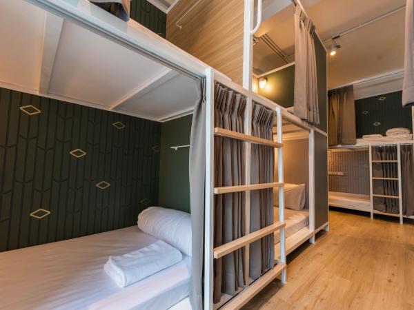 Boxpackers Hostel Phranakorn : photo 1 de la chambre lit dans dortoir mixte de 10 lits