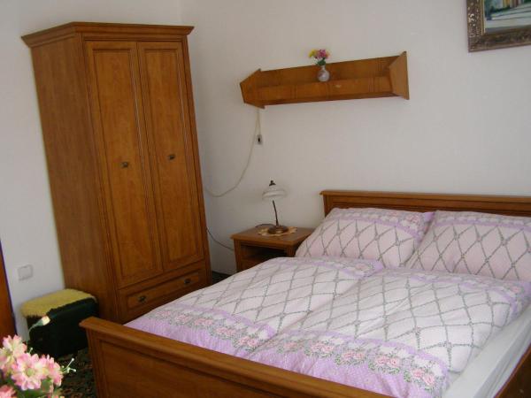 Pension Villa Hany : photo 6 de la chambre chambre double avec terrasse