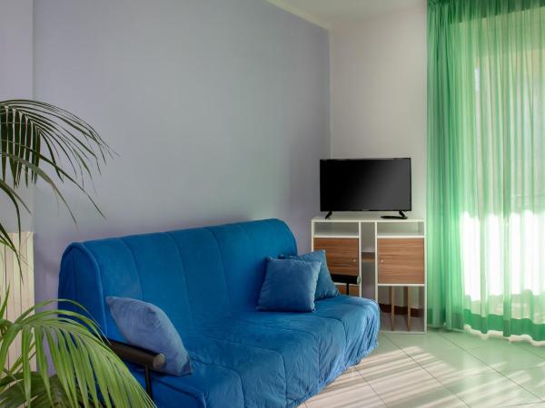 Residence Belvedere Vista - SeaFront : photo 2 de la chambre appartement 1 chambre - vue latérale sur mer