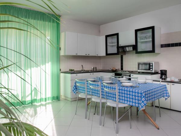 Residence Belvedere Vista - SeaFront : photo 4 de la chambre appartement 2 chambres - vue directe sur mer