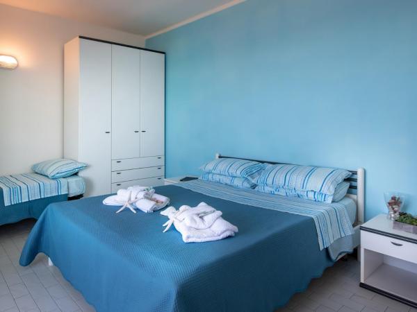 Residence Belvedere Vista - SeaFront : photo 9 de la chambre appartement 1 chambre - vue latérale sur mer