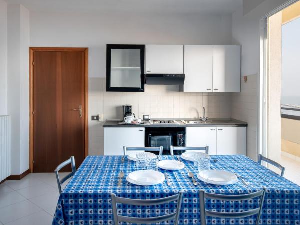 Residence Belvedere Vista - SeaFront : photo 5 de la chambre appartement 1 chambre - vue directe sur mer