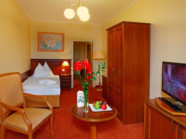 Ensana Centrální Lázně - Maria Spa : photo 2 de la chambre chambre simple supérieure avec accès au centre de bien-Être et à la salle de sport