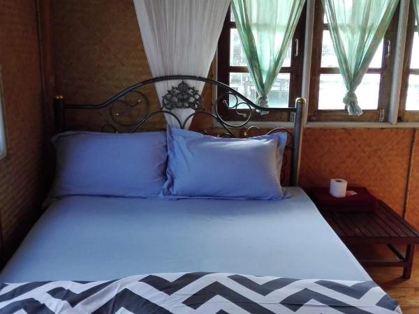 Oceanblue Guesthouse : photo 8 de la chambre petite chambre double