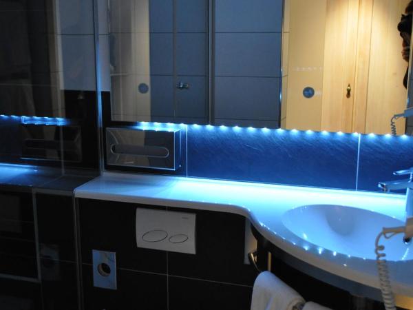 Hotel Quellenhof Leukerbad : photo 1 de la chambre chambre familiale