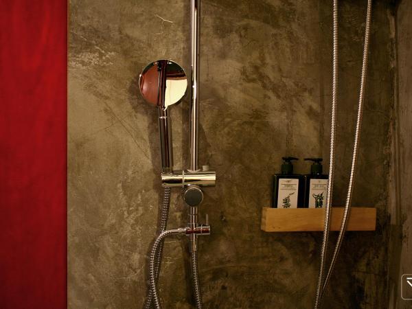 T-Boutique Hostel - Hua Lamphong : photo 6 de la chambre chambre simple avec salle de bains privative