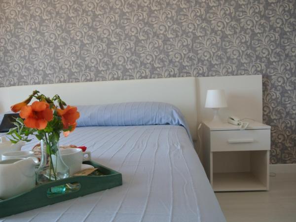 Hotel Baia Azzurra : photo 2 de la chambre chambre double ou lits jumeaux