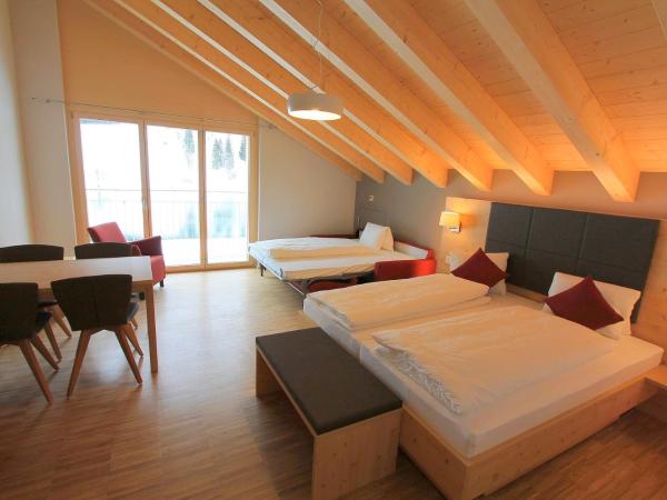 Hotel Espen : photo 2 de la chambre chambre familiale avec balcon