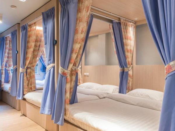 Kinnon Deluxe Hostel Coworking Cafe : photo 4 de la chambre dortoir mixte de 4 lits