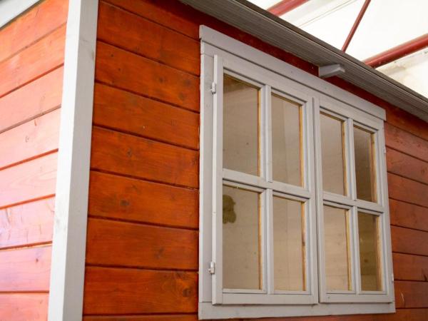 HafenTraum IndoorCampingHostel : photo 2 de la chambre chambre double avec salle de bains commune