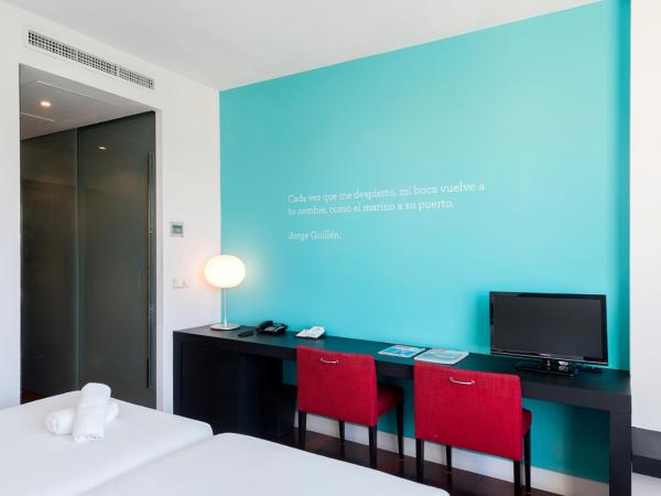 Sea You Hotel Port Valencia : photo 6 de la chambre chambre double ou lits jumeaux