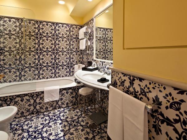 Regina Isabella-Resort Spa Restaurant : photo 8 de la chambre chambre double ou lits jumeaux - vue sur mer