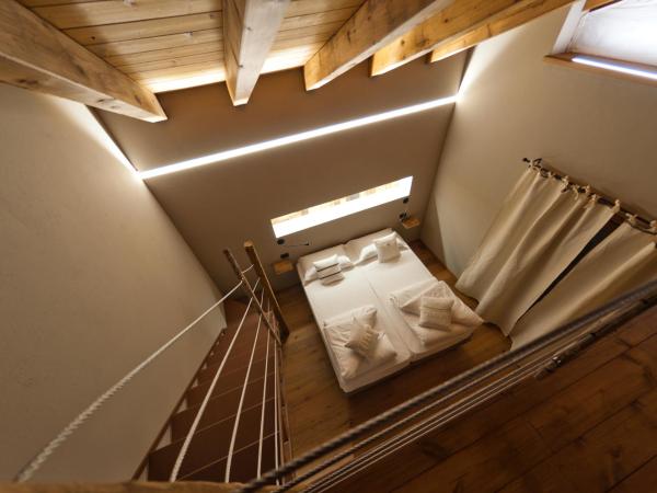 Maison Bionaz Ski & Sport : photo 8 de la chambre junior suite with hot tub and balcony